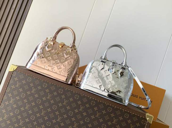 Picture of Louis Vuitton Handbags _SKUfw234161979fw